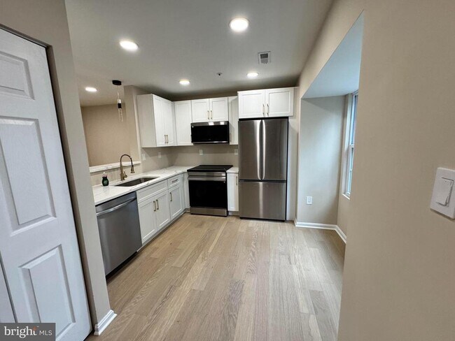 Foto del edificio - 8353 Founders Woods Way