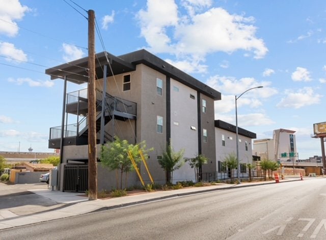 Building Photo - 524 N 7th St