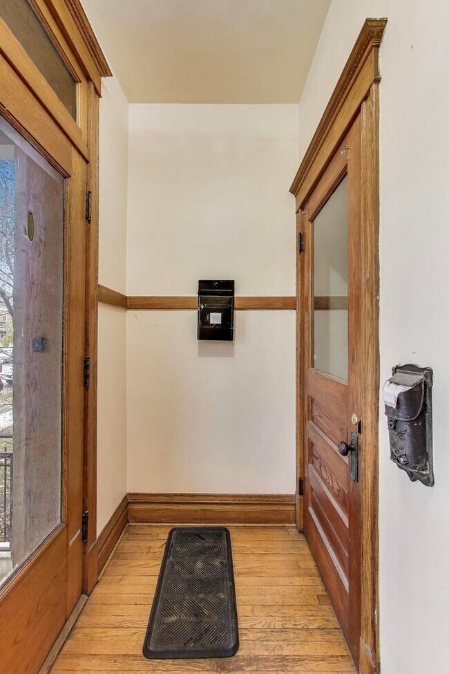 Foto del edificio - 3901 N Hamilton Ave