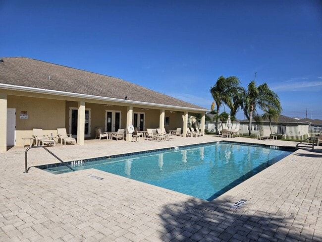 Foto del edificio - 1848 Grand Ridge St