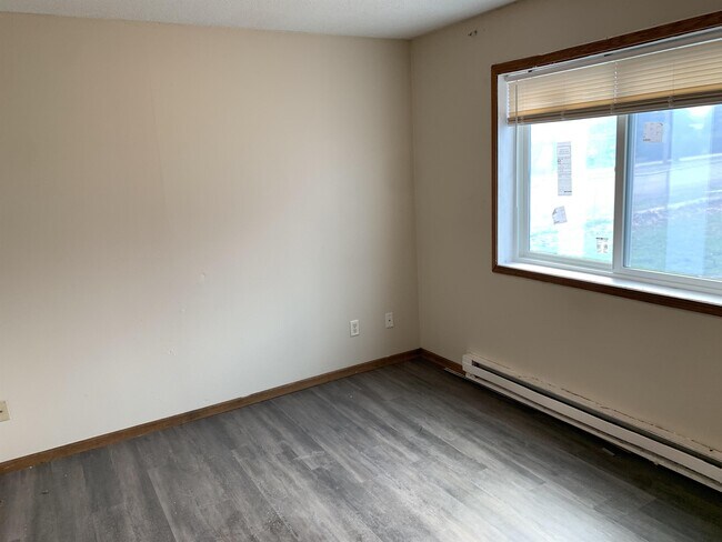 Foto del edificio - 2101 N Bryant Ave