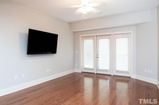 Foto del edificio - 222 Glenwood Ave