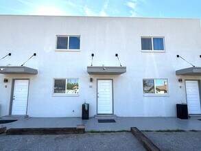 Building Photo - 7441 Alameda Ave