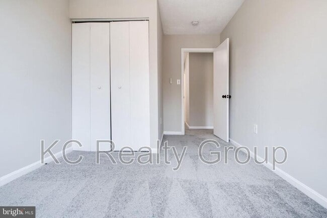 Building Photo - 35 Kings Wharf Pl