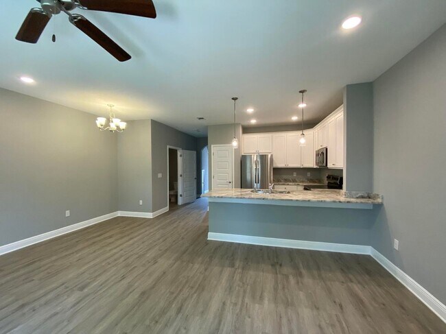 Foto del edificio - 672 Denton Blvd NW