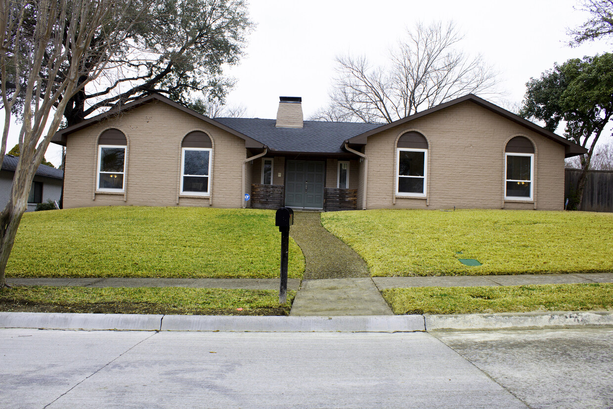 Primary Photo - 6623 Orangewood Dr