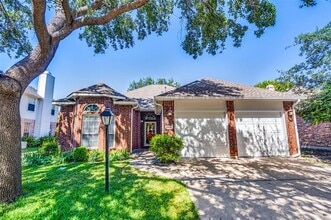 Building Photo - 2109 Winslow Dr