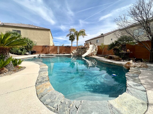 Foto del edificio - COMING SOON!!! 2/15/25 GORGEOUS 4BD/3.5BA ...