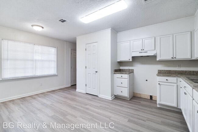 Building Photo - 4 br, 1 bath House - 419 Daffodil Loop