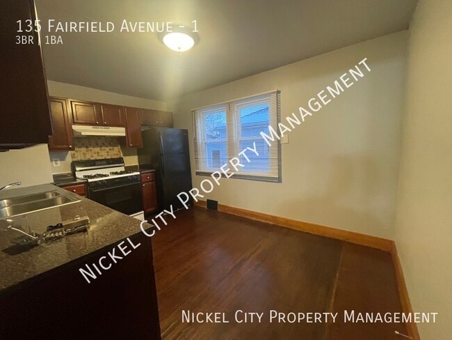 Foto del edificio - 135 Fairfield Ave