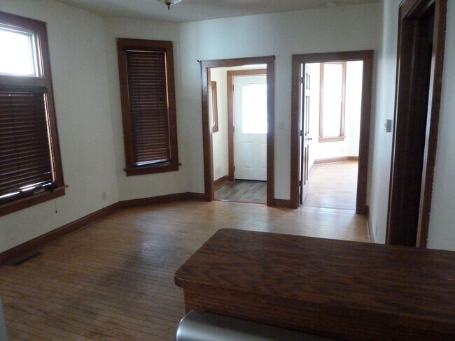 Foto del edificio - 426 E Smith St