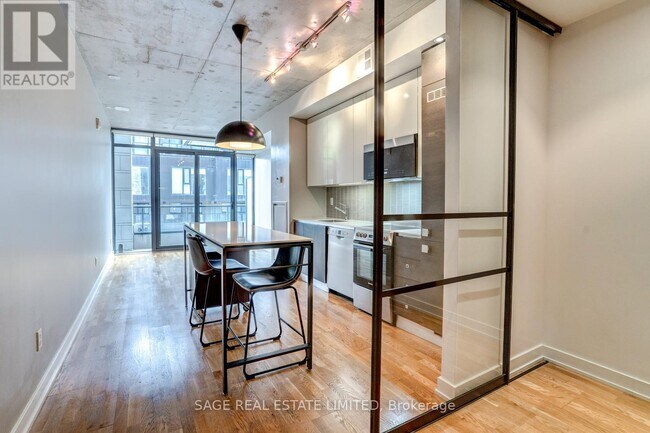 Photo du bâtiment - 8 Dovercourt Rd