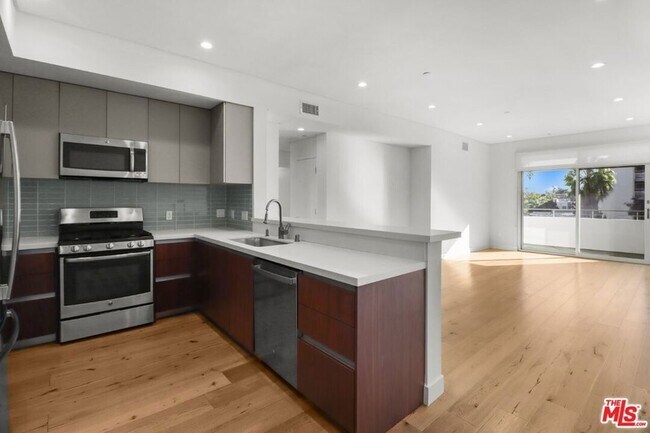 Foto del edificio - 938 Orange Grove Ave
