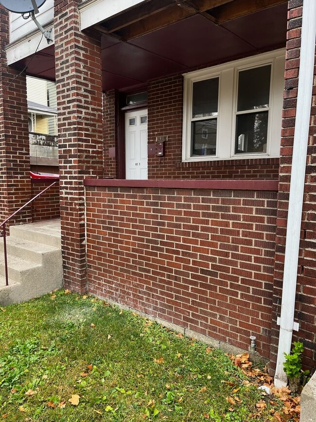 Building Photo - 41 Harwood St