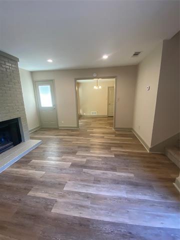 Foto del edificio - 7570 Kings Ridge Rd