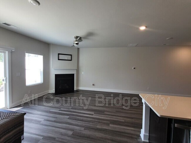 Building Photo - 66 Galley Ln