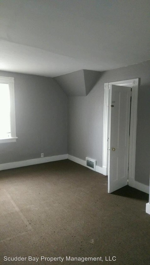 Primary Photo - 221 Cook Ave