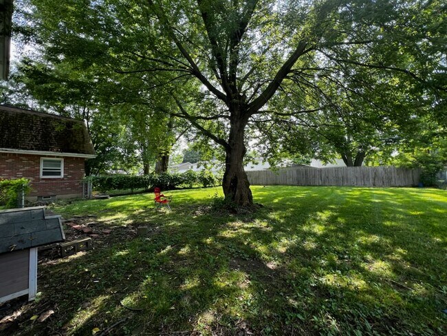 Foto del edificio - 119 E Summerset Ln