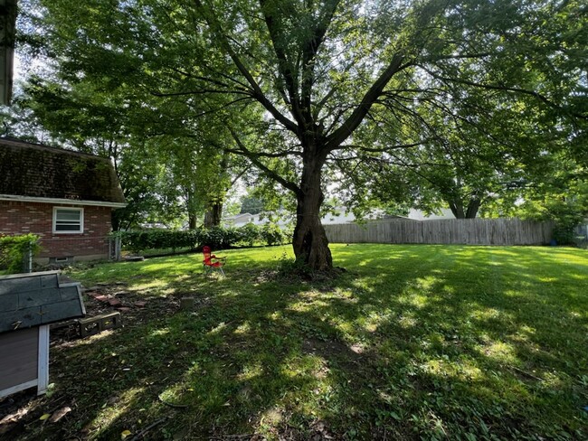 Building Photo - 119 E Summerset Ln