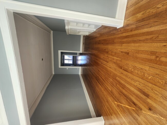 Foto del edificio - 3036 W Leland Ave