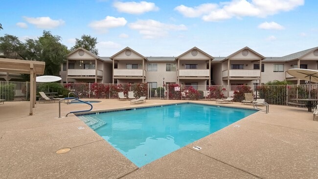 Awesome 2bd/2ba Condo close to Tempe Town Lake, ASU, Sky Harbor, Freeway Access and Light Rail. - Awesome 2bd/2ba Condo close to Tempe Town Lake, ASU, Sky Harbor, Freeway Access and Light Rail.