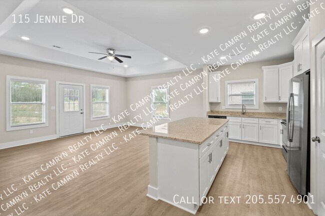Foto del edificio - READY  NOW! NEWLY CONSTRUCTED DUPLEX!