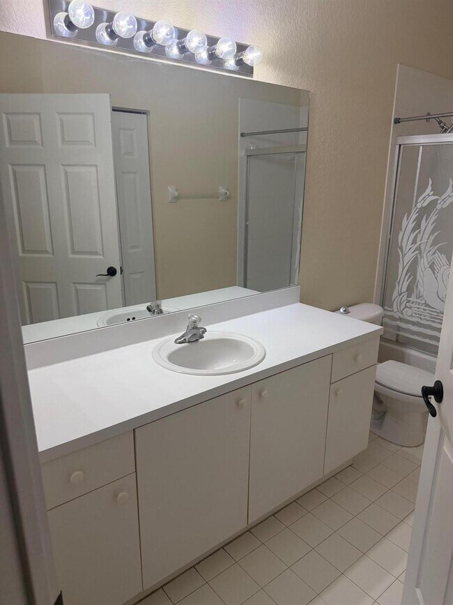Foto del edificio - 8839 S Isles Cir