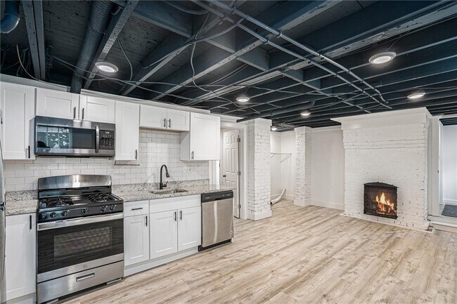 Foto del edificio - 218 Laurel Ave SW