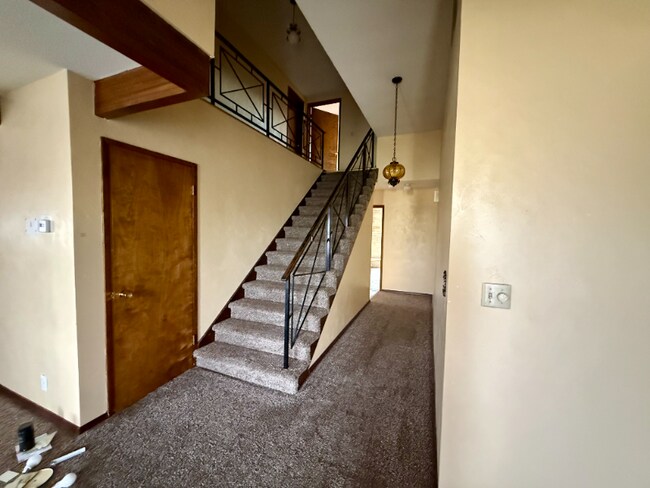 Foto del edificio - 565 Franklin Ct