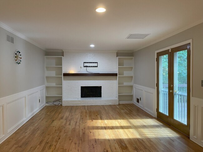 Foto del edificio - 1950 Oak Ridge Ct