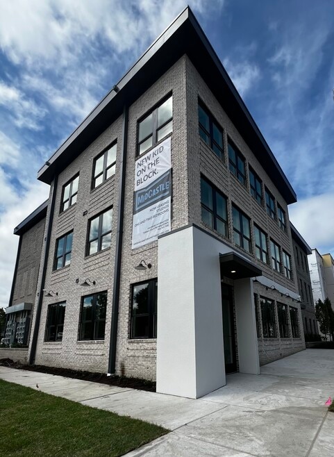 Building Photo - Mid Castle
