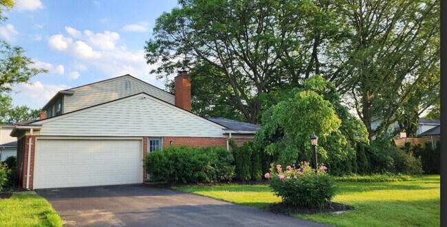 Building Photo - 2604 Brady Dr