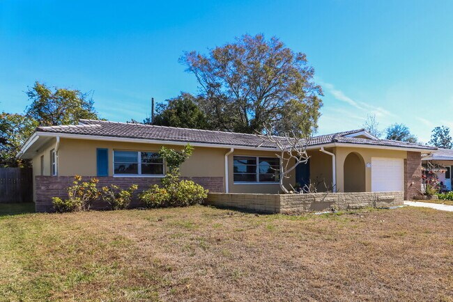 Foto del edificio - 2319 Surrey Ln