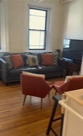 Foto del edificio - 556 Columbus Ave