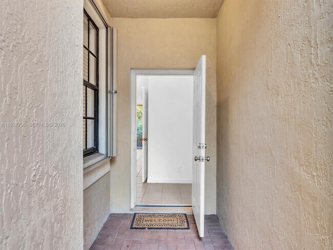 Foto del edificio - 3873 Tree Top Dr