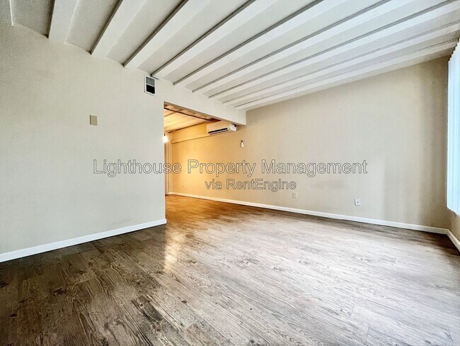 Foto del edificio - 10375 Portage Rd