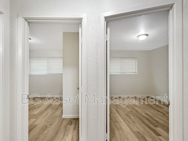 Building Photo - 355 S 29th St