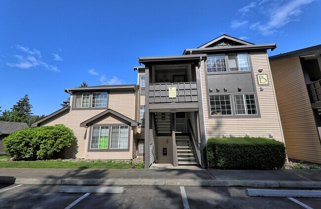 Building Photo - Aspen Grove Condo