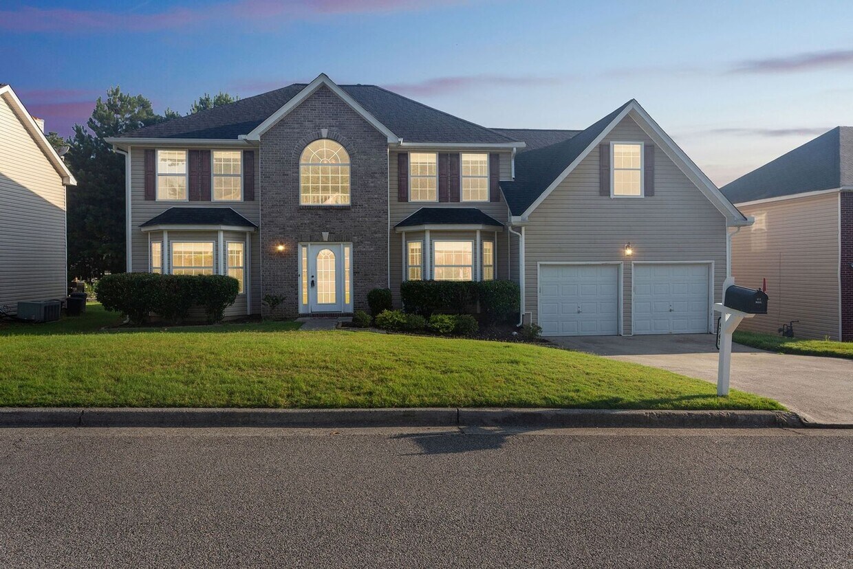 Foto principal - Spacious 5BR House in Fairburn