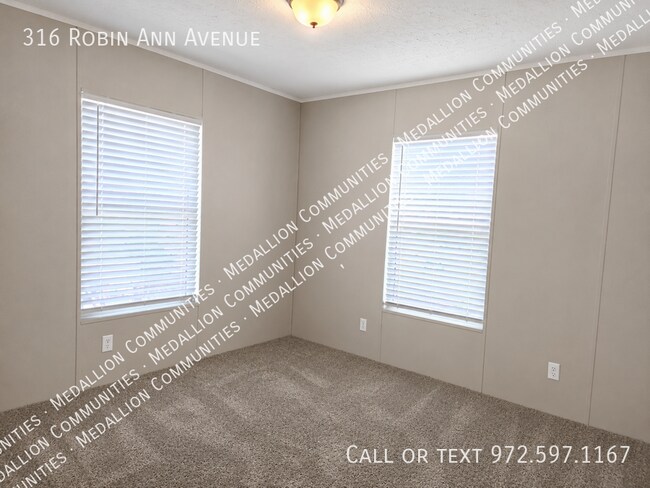 Foto del edificio - 316 Robin Ann Ave