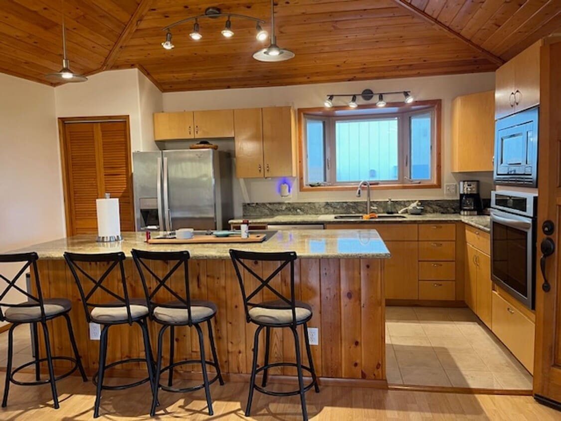 Primary Photo - 6 Month Lease on Fully Furnished 3 Bedroom...