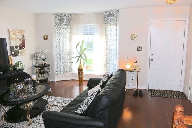 Building Photo - 17458 Tangariro Sq