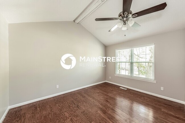 Building Photo - 4 Bedroom Pet-Friendly Home in Birmingham, AL with Main Street Renewal