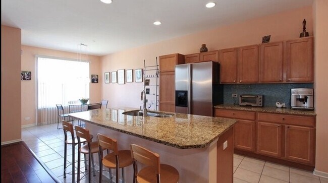 Foto del edificio - 1738 Tudor Ln
