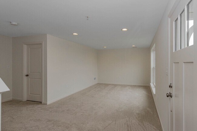 Building Photo - 5240 Laurel Valley Ln