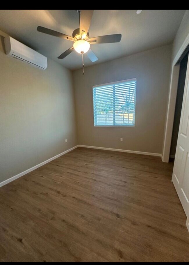 Building Photo - 6002 E Sussex Way