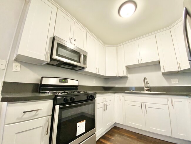 Building Photo - 1256 Tamarind Ave