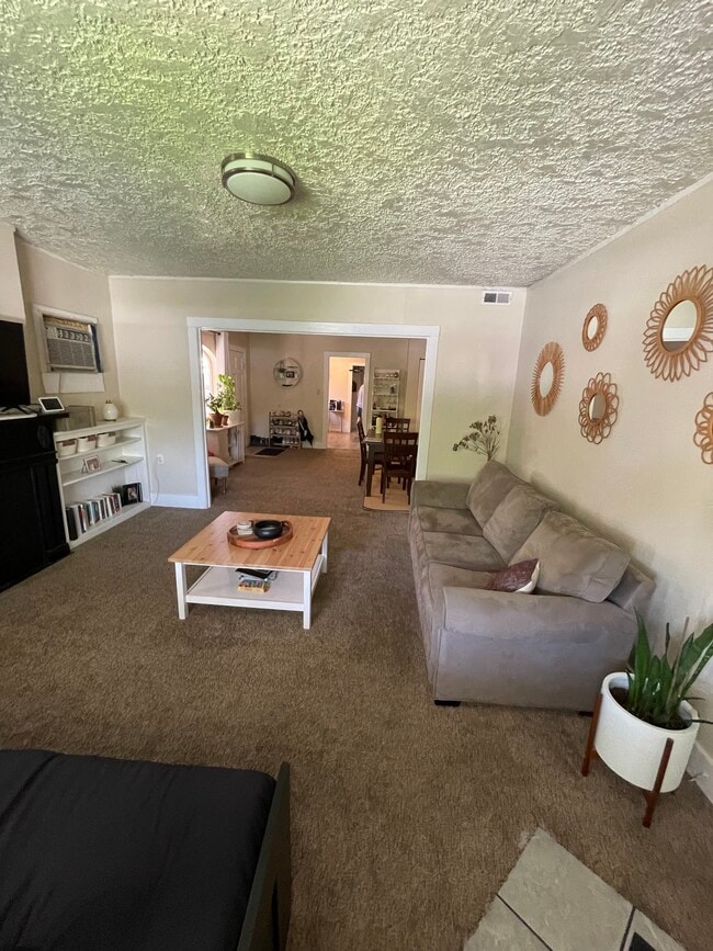 Building Photo - 836 S 800 E