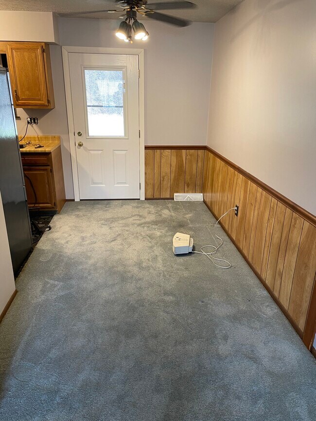 Building Photo - 141 Palomino Dr