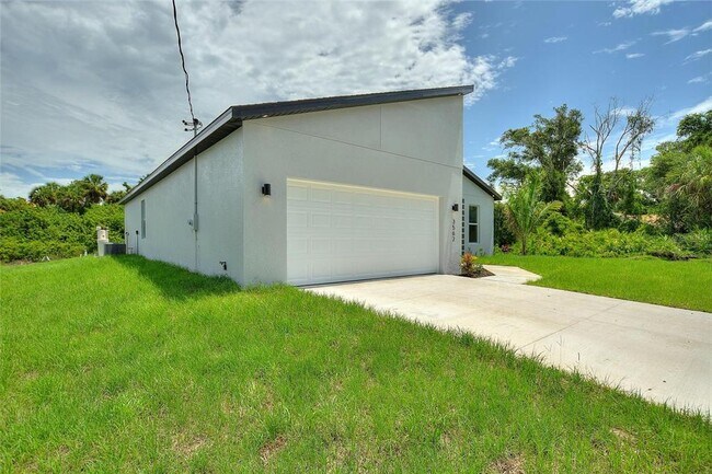 Building Photo - 3562 San Pedro Ave